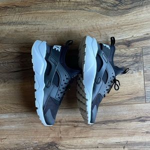 Women’s Nike huarache